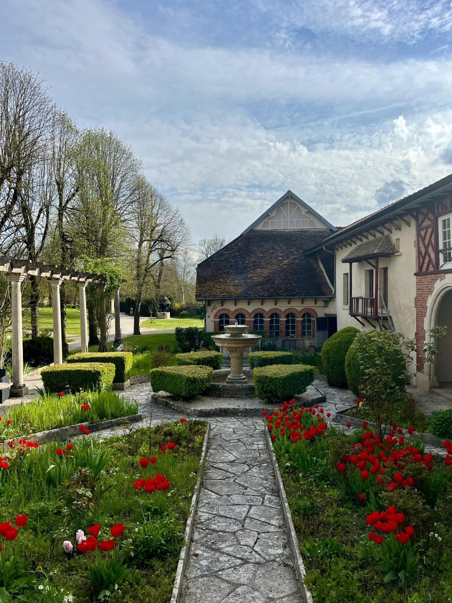 Le Prieure De Buffon Quarto foto